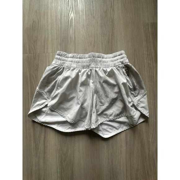 lululemon athletica Pants - Lululemon Tracker Short V Low Rise‎ 4" size 6